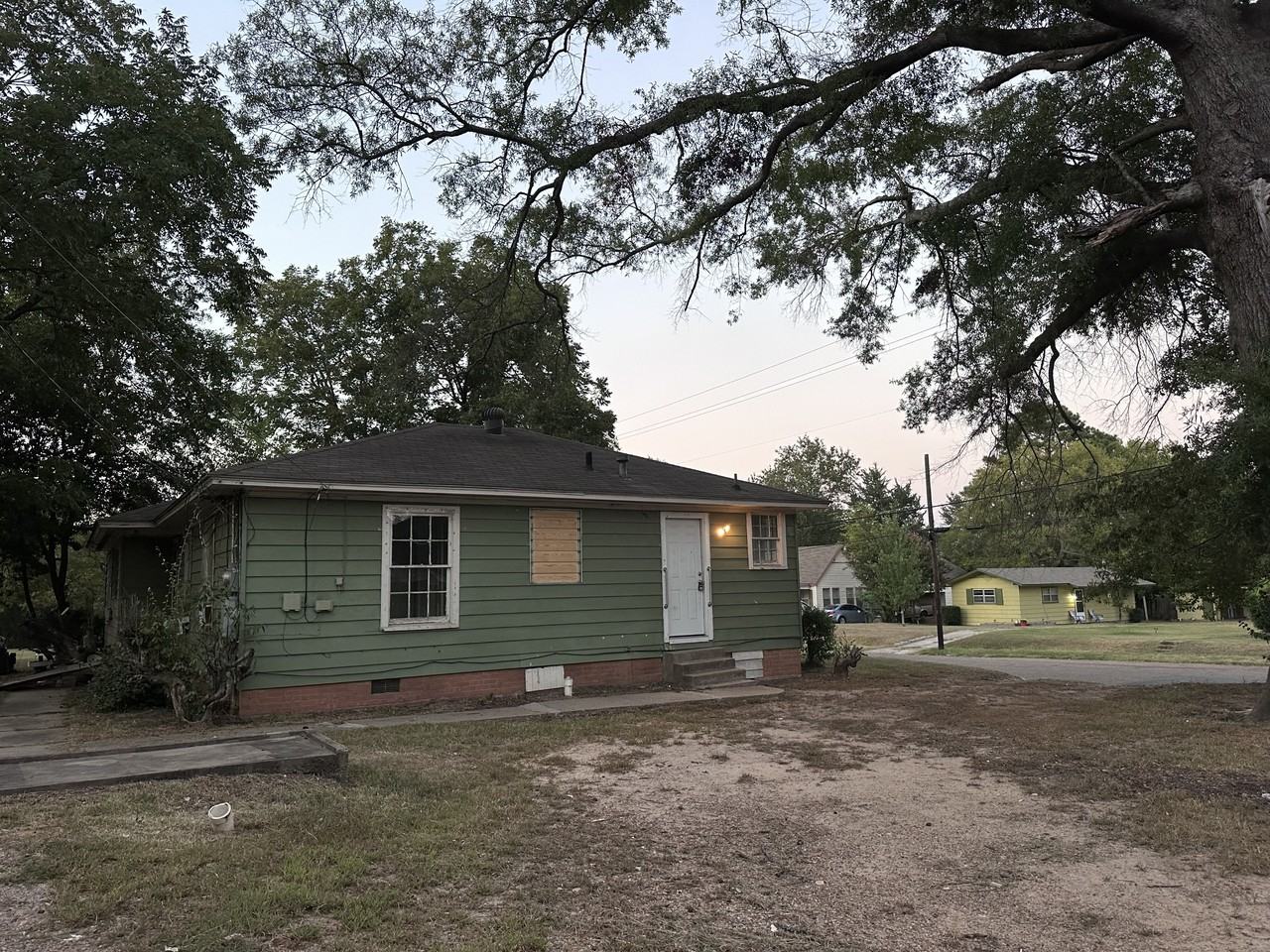 519 Grand Ave #1 - Photo 2 of 15