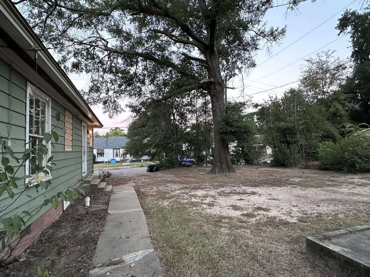 519 Grand Ave #1 - Photo 4 of 15