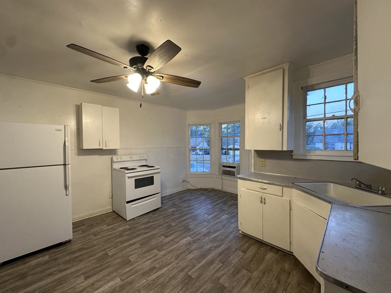 519 Grand Ave #1 - Photo 6 of 15