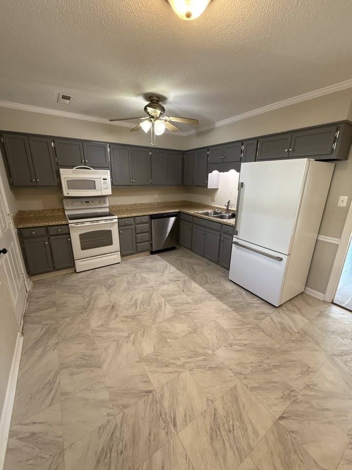 2151 Westmead Dr Sw #1 - Photo 5 of 14