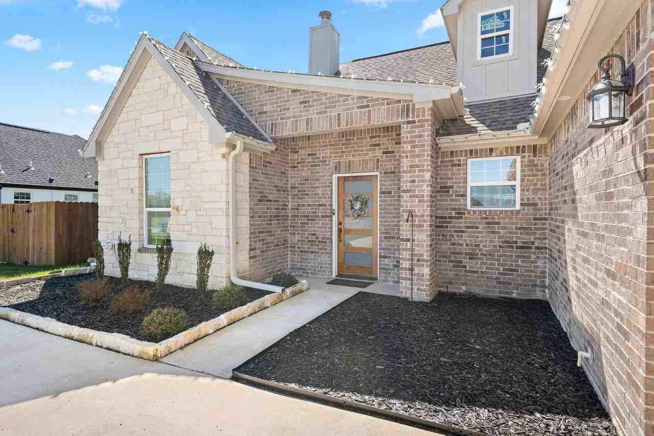 1000 Stone Hill St - Photo 7 of 11