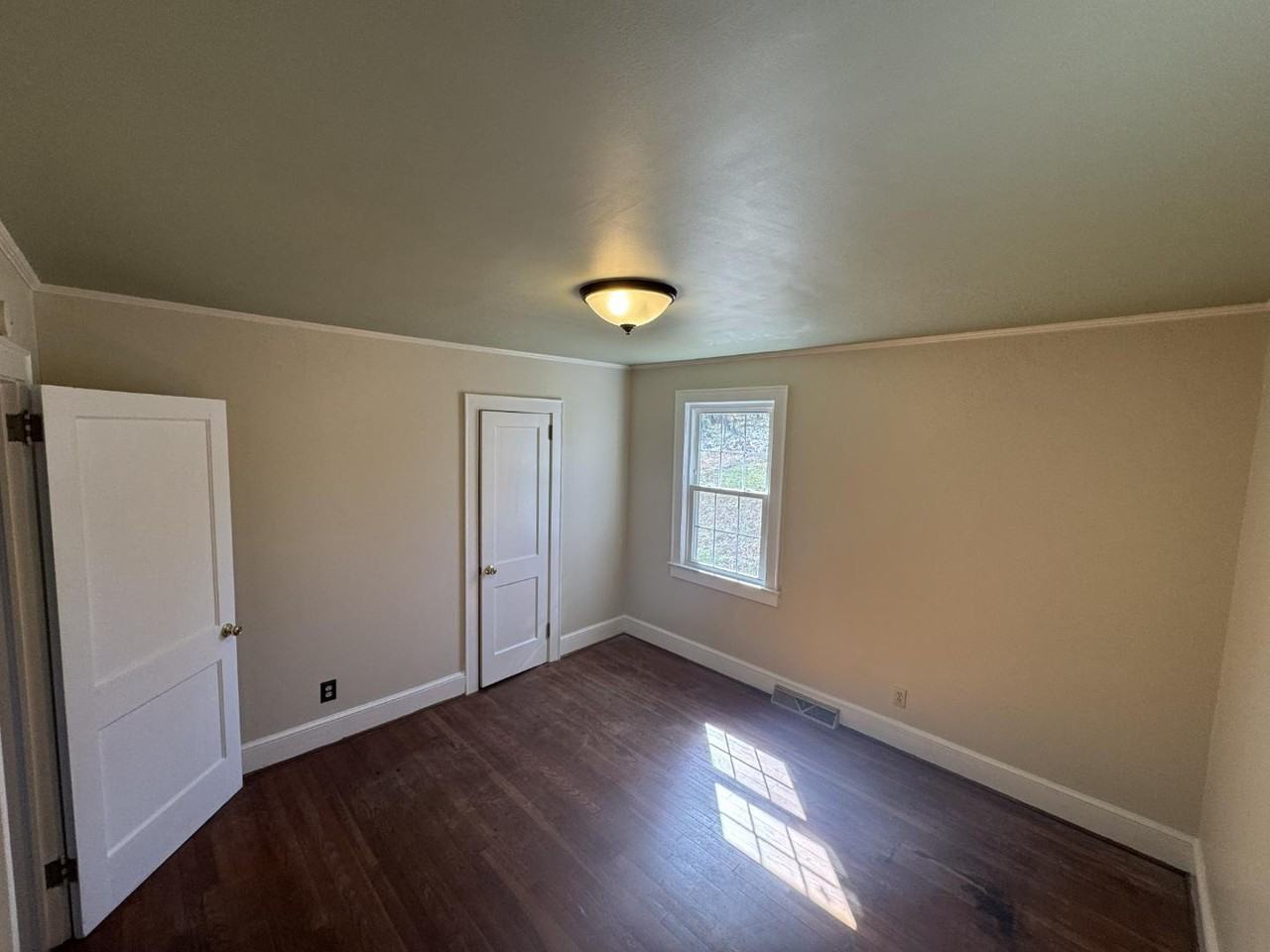 108 Winding Creek Rd - Photo 6 of 20