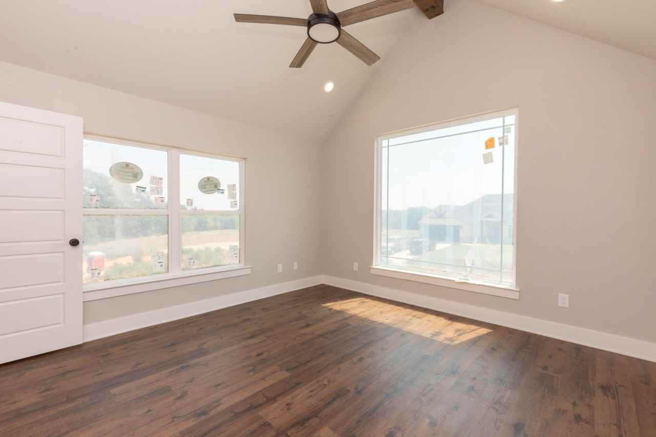 16317 Rainier - Photo 4 of 15