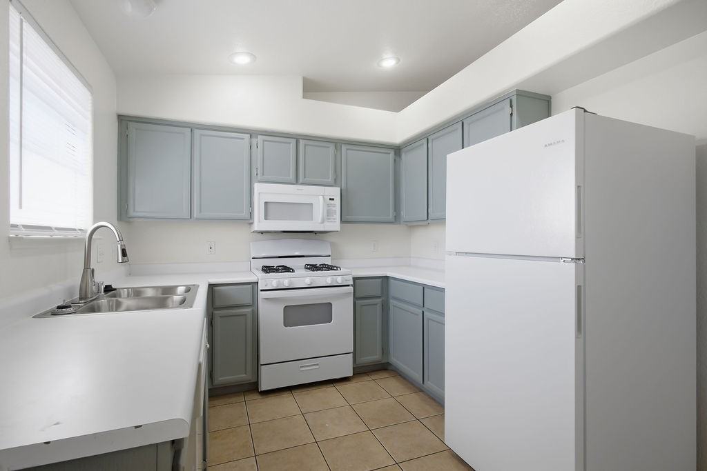 7561 Glowing Ember Ct #1 - Photo 7 of 50