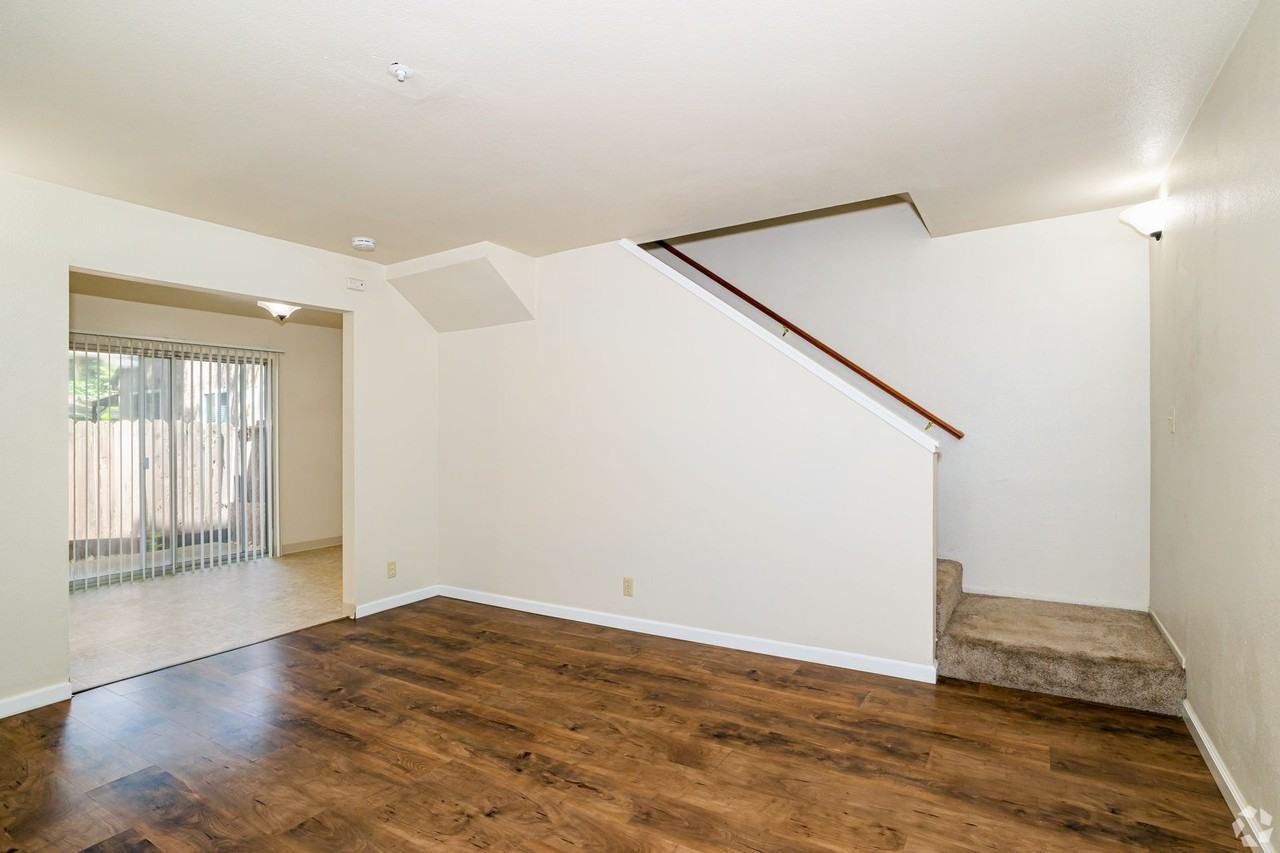 AMG Townhomes - Photo 5 of 12