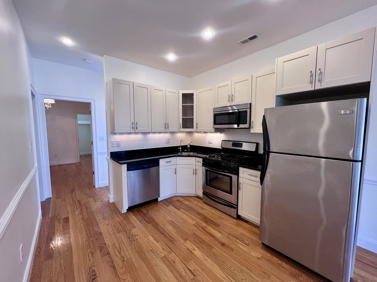 150 1/2 M St #3 - Photo 3 of 12