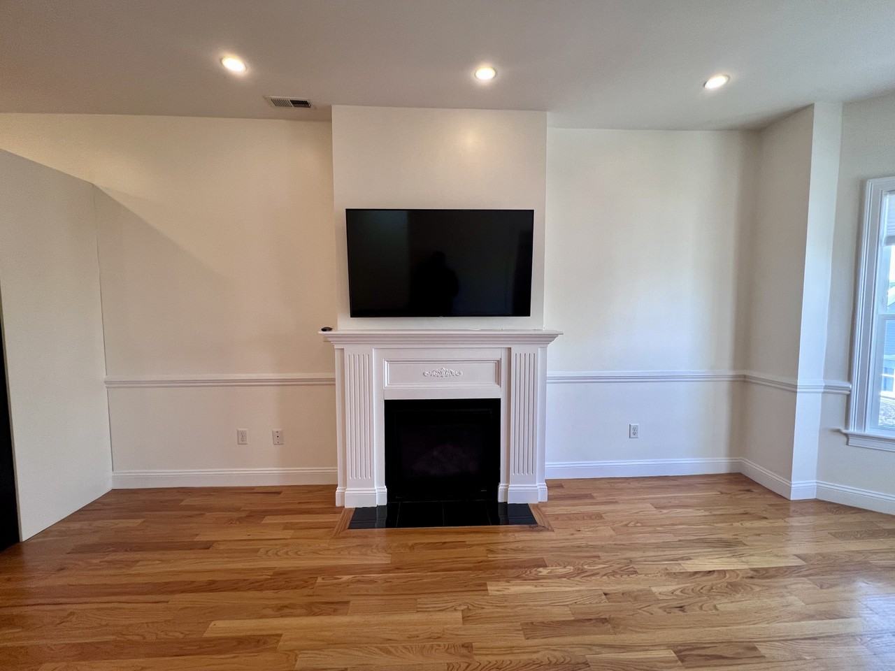 150 1/2 M St #3 - Photo 5 of 12