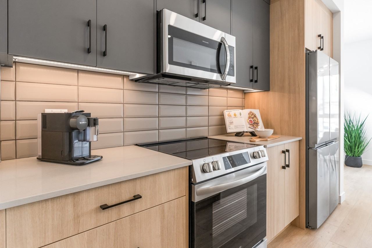 9817 153 St Nw - Photo 6 of 42