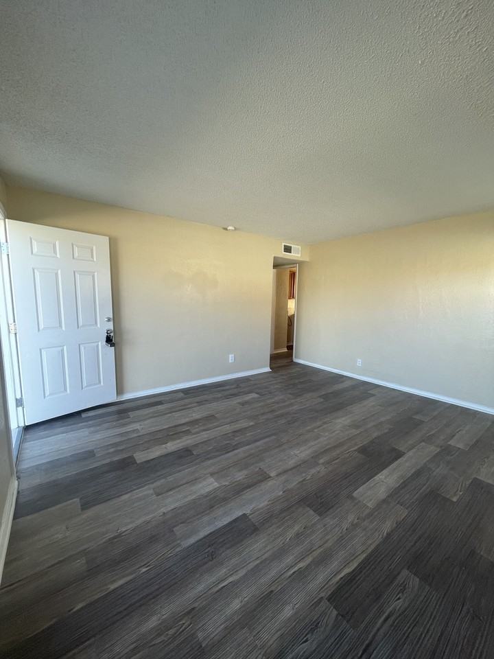 5016 Wilmoth Ct #1 - Photo 4 of 20