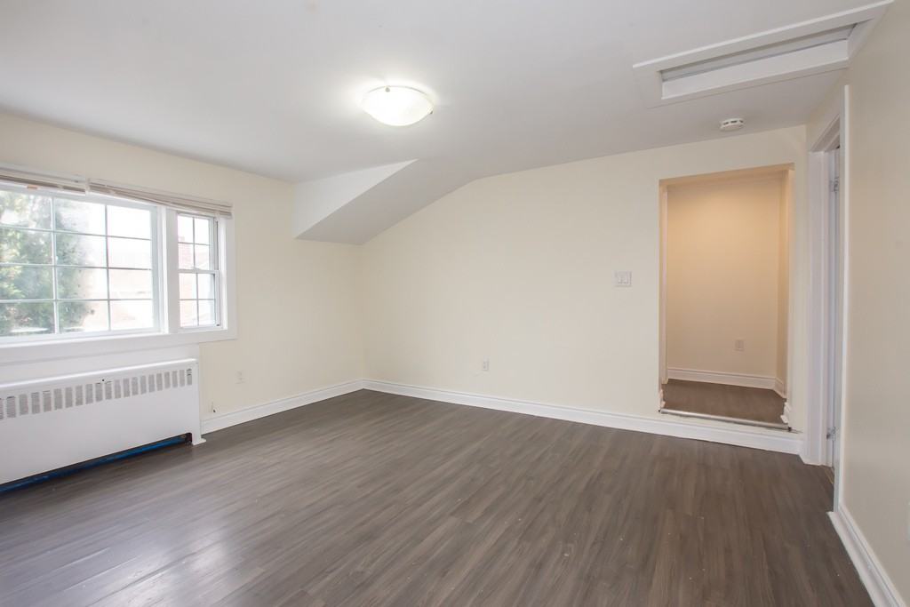 139 Oakdale Ave - Photo 2 of 15