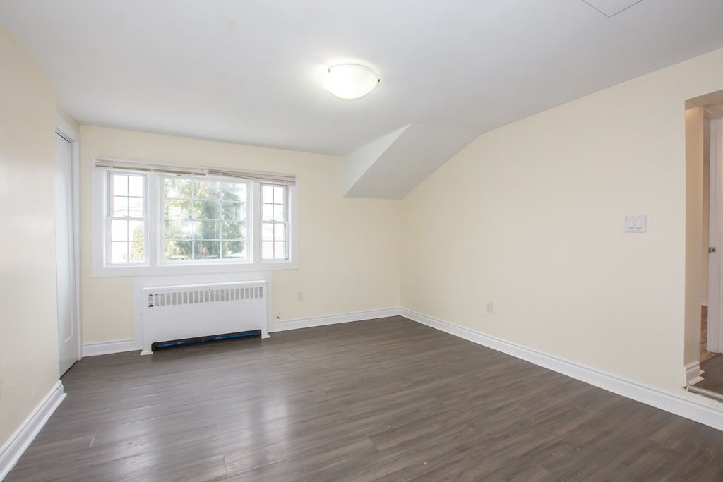 139 Oakdale Ave - Photo 3 of 15