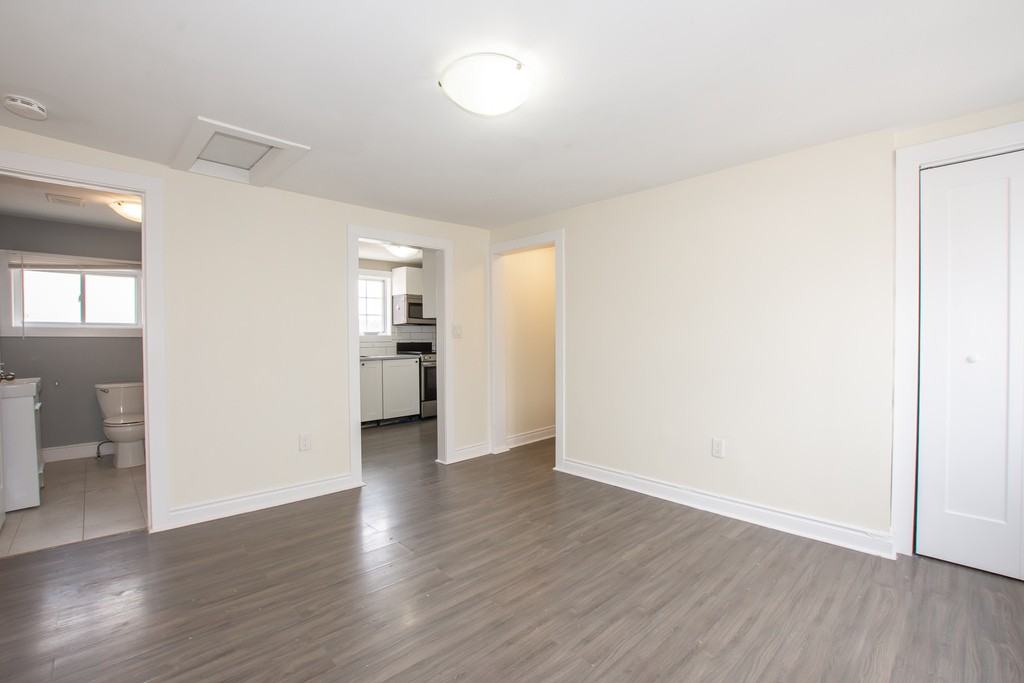 139 Oakdale Ave - Photo 5 of 15