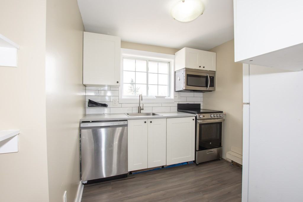 139 Oakdale Ave - Photo 6 of 15