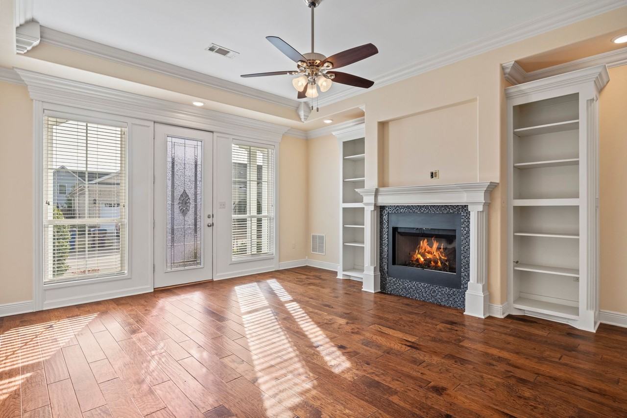 17 Jeffrey Way #17 - Photo 4 of 33