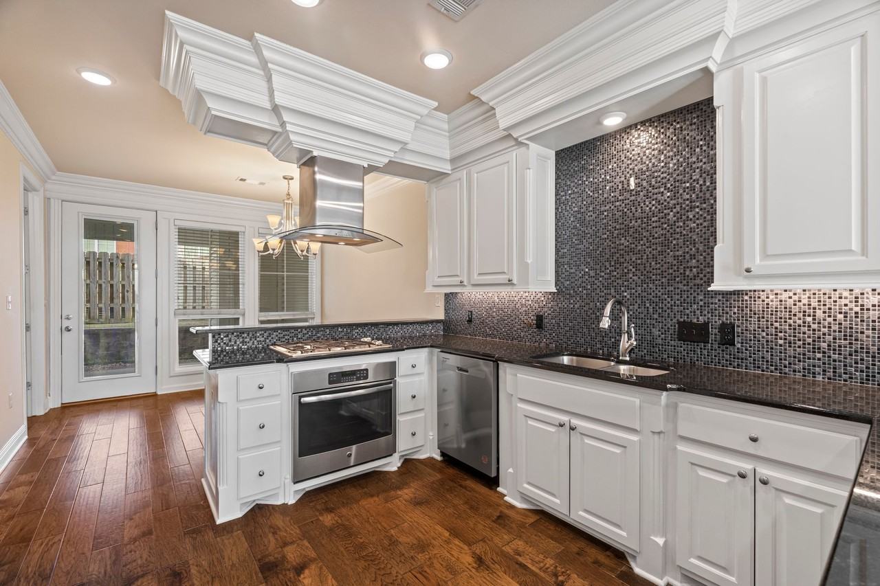 17 Jeffrey Way #17 - Photo 6 of 33