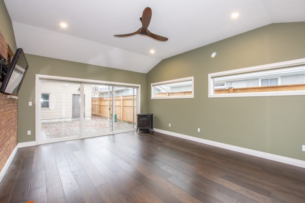 66 Mccrae Dr - Photo 2 of 16