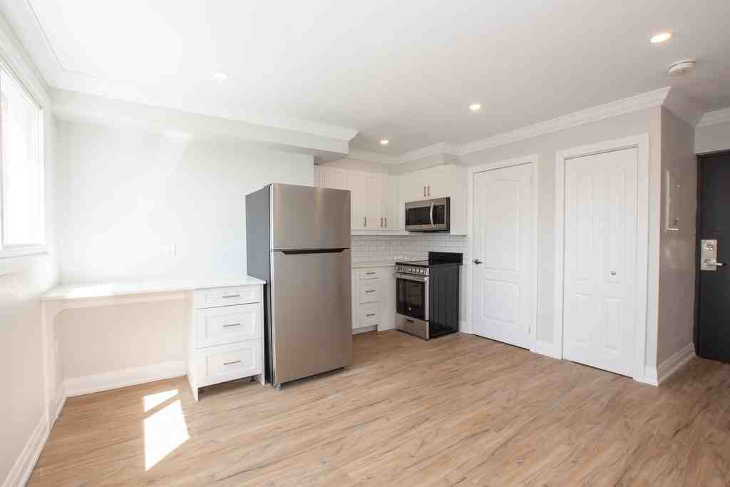 81 Empire St - Photo 3 of 11