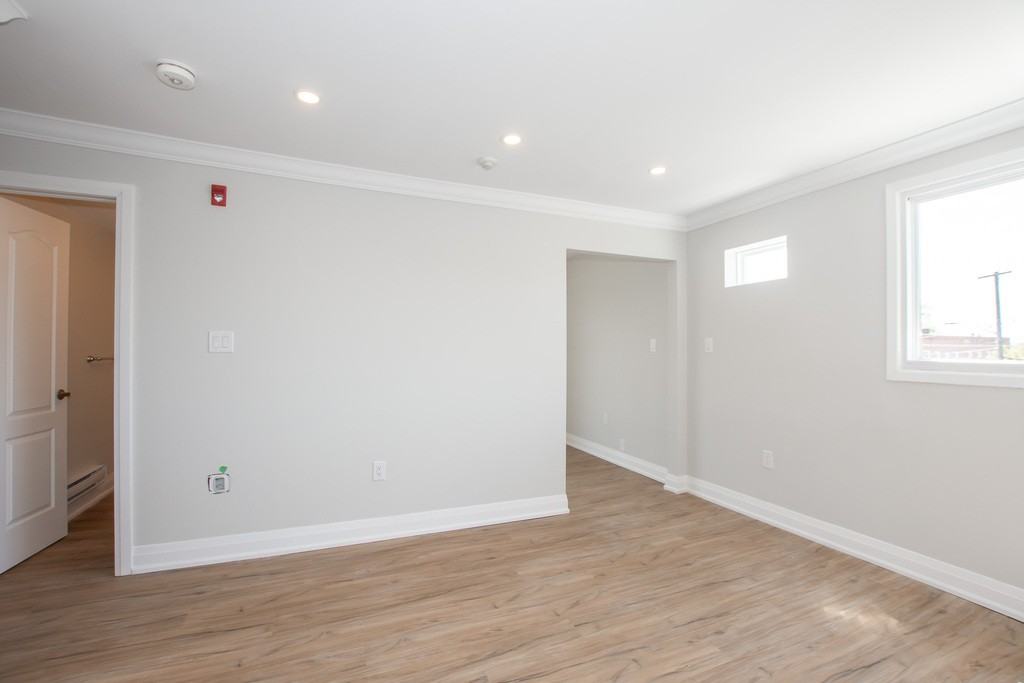 81 Empire St - Photo 6 of 11