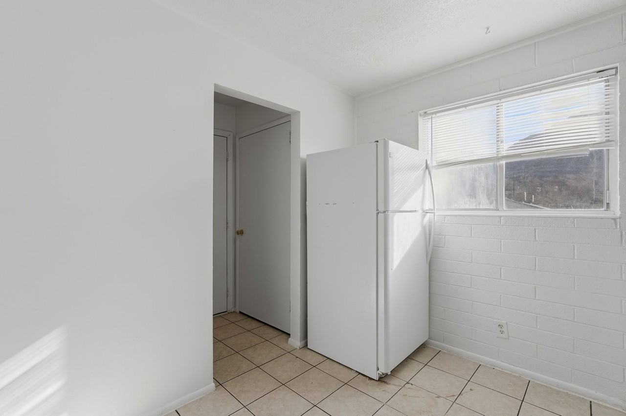 Eccles Avenue Apartments - Photo 4 of 17