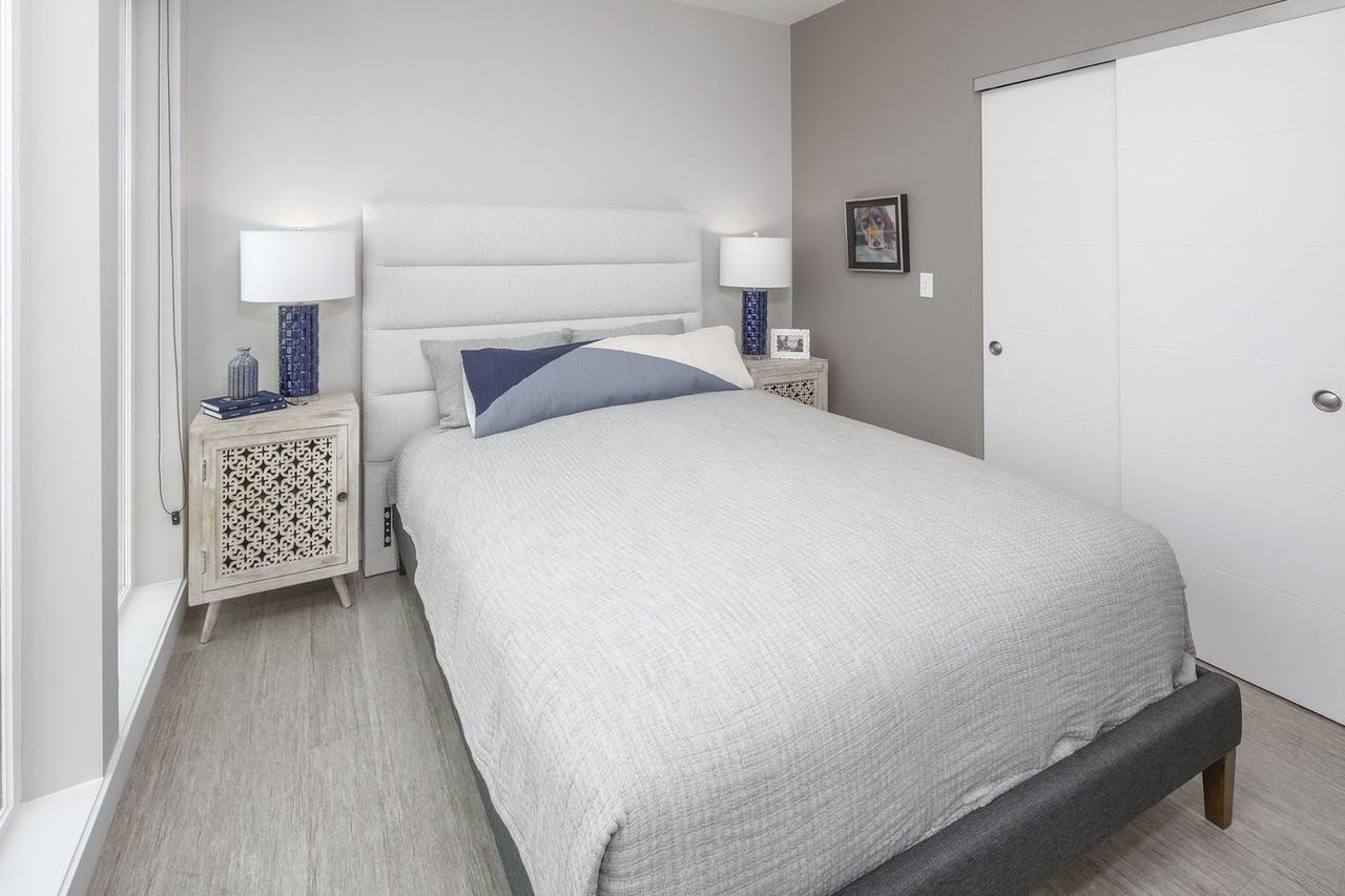 Division Terrace - Photo 2 of 16