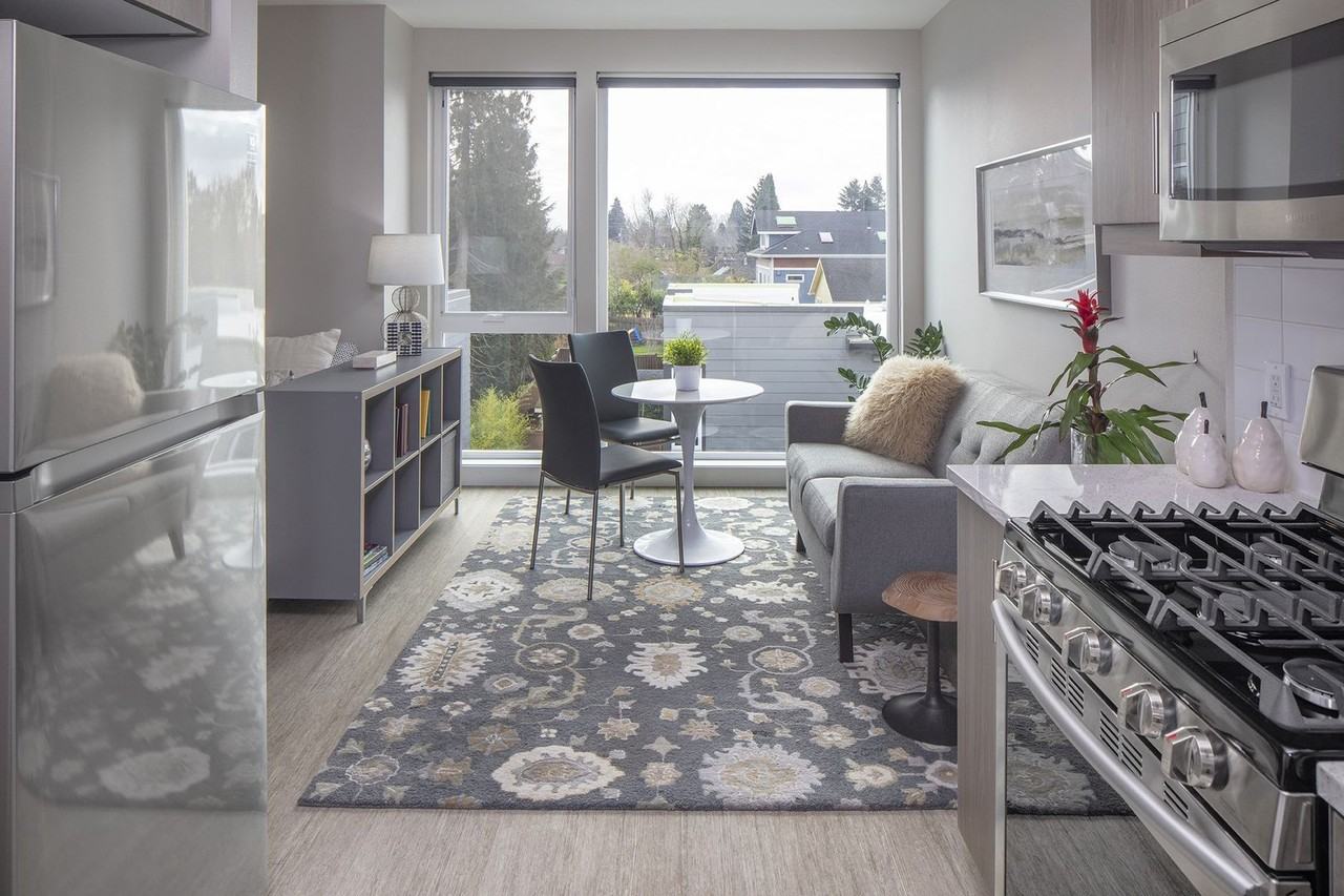 Division Terrace - Photo 5 of 16