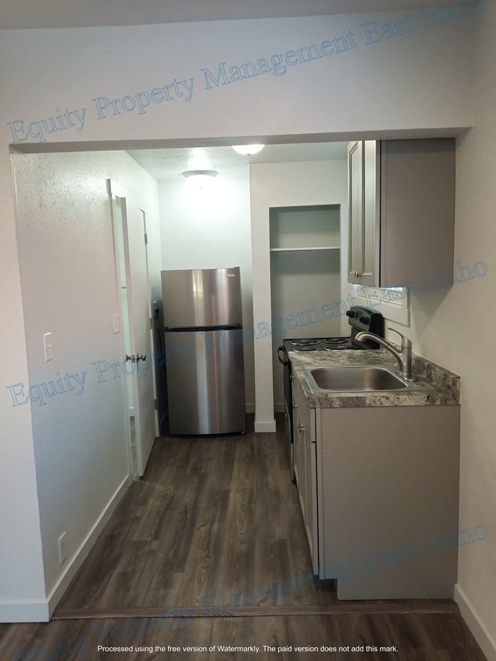 1335 S 5th Ave #405 - Photo 4 of 10