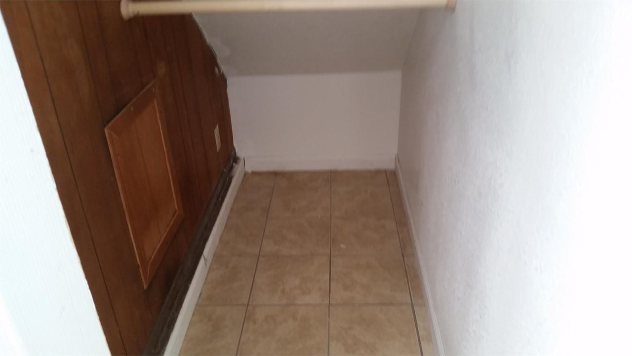 3213 Center Street NortheastUnit B #B - Photo 5 of 6