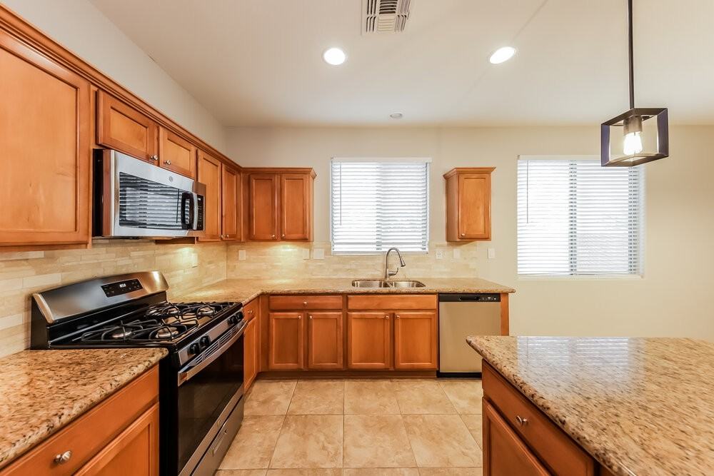 38502 N Pagoda Ct - Photo 6 of 16