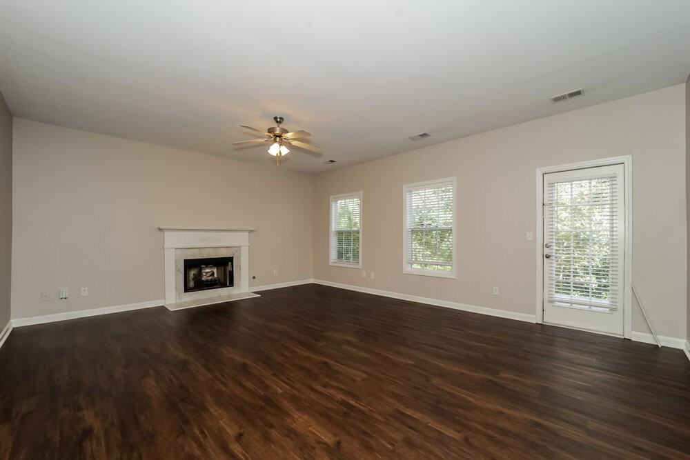 8131 Vincent Mill Dr - Photo 4 of 18