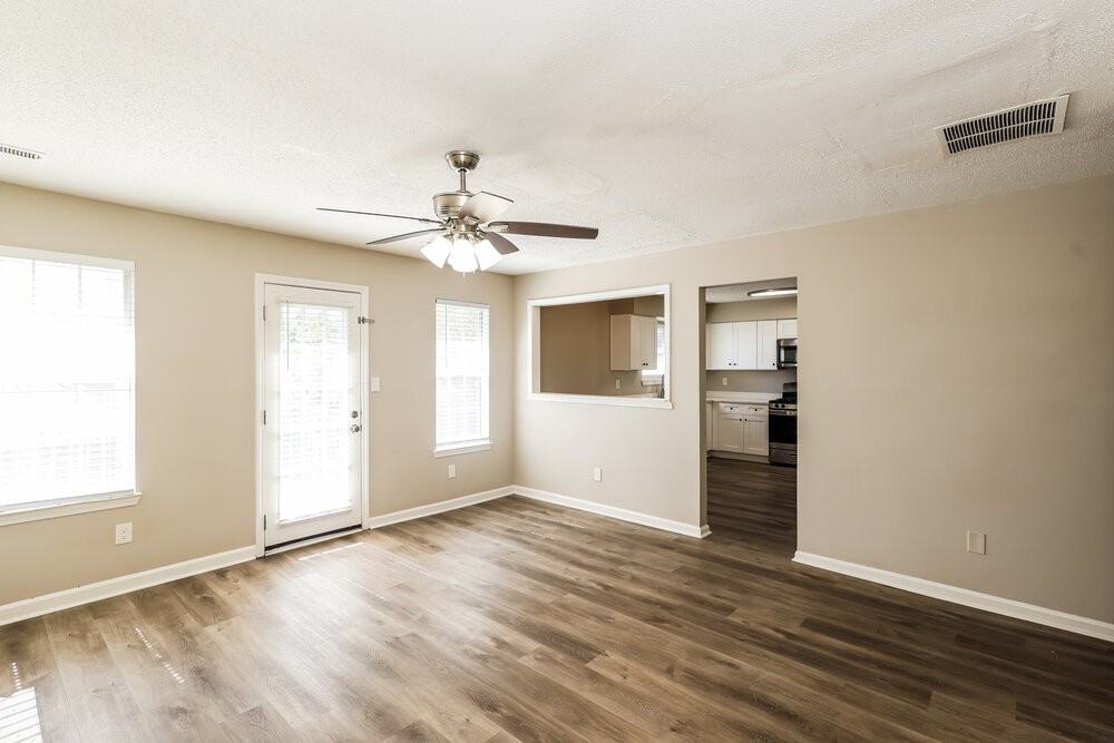 7605 Briar Crest Ct - Photo 5 of 17