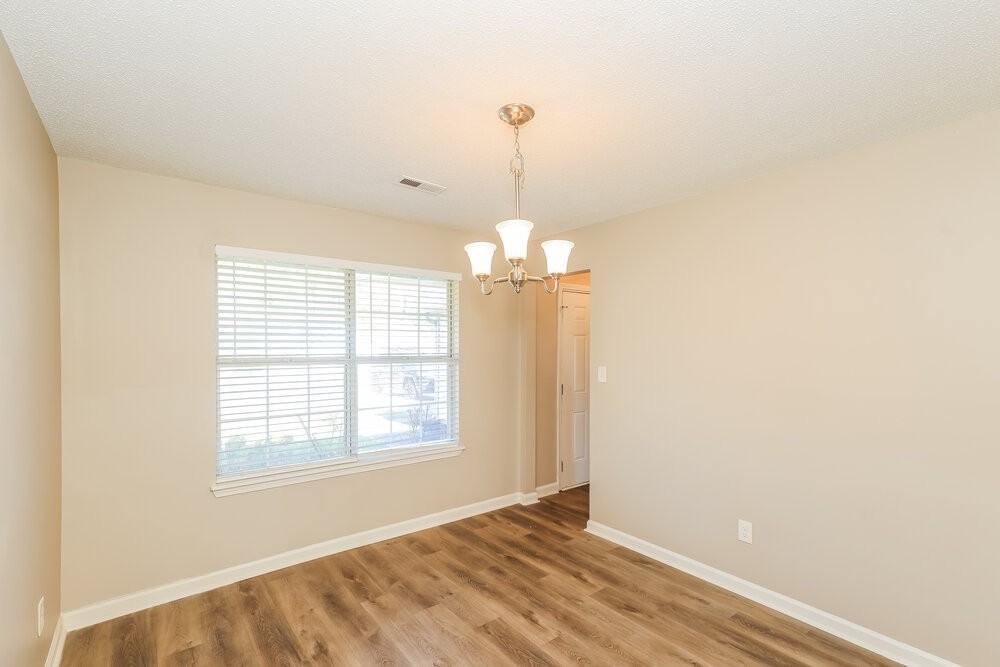7605 Briar Crest Ct - Photo 7 of 17