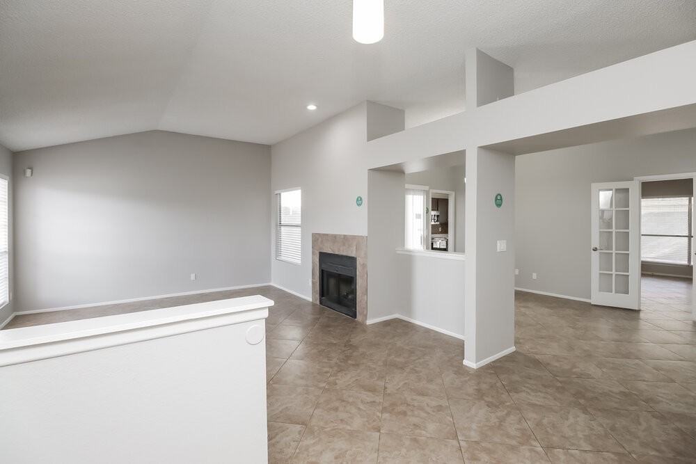 7211 W Krall St - Photo 3 of 16