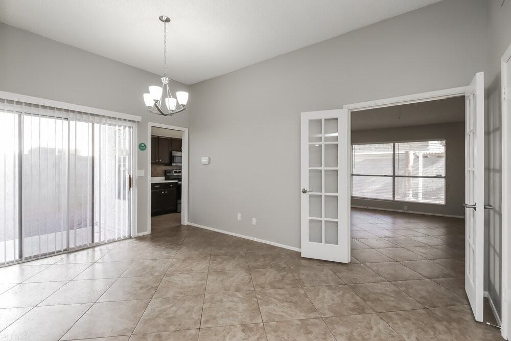 7211 W Krall St - Photo 5 of 16