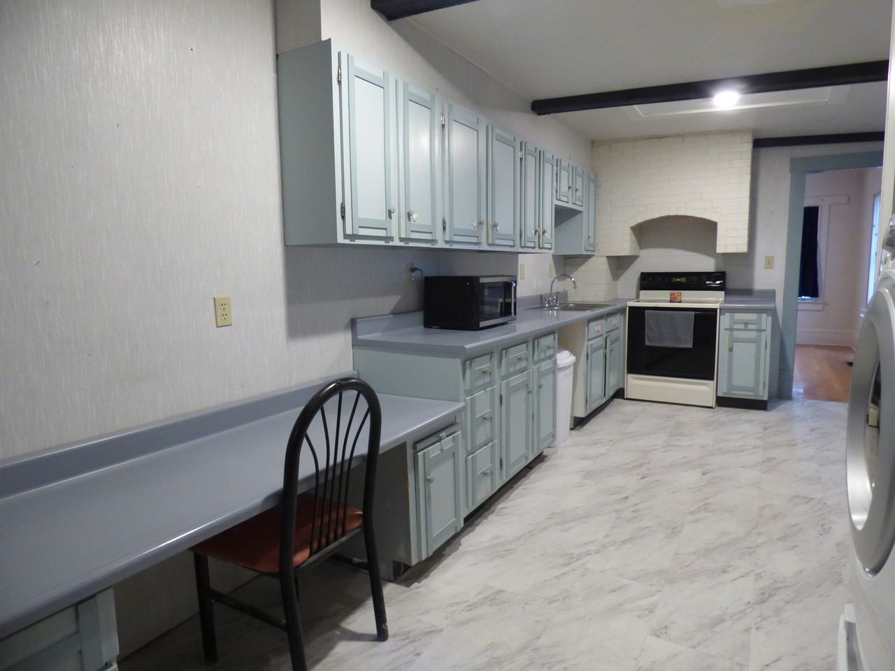 823 W Boulevard St #1 - Photo 3 of 9