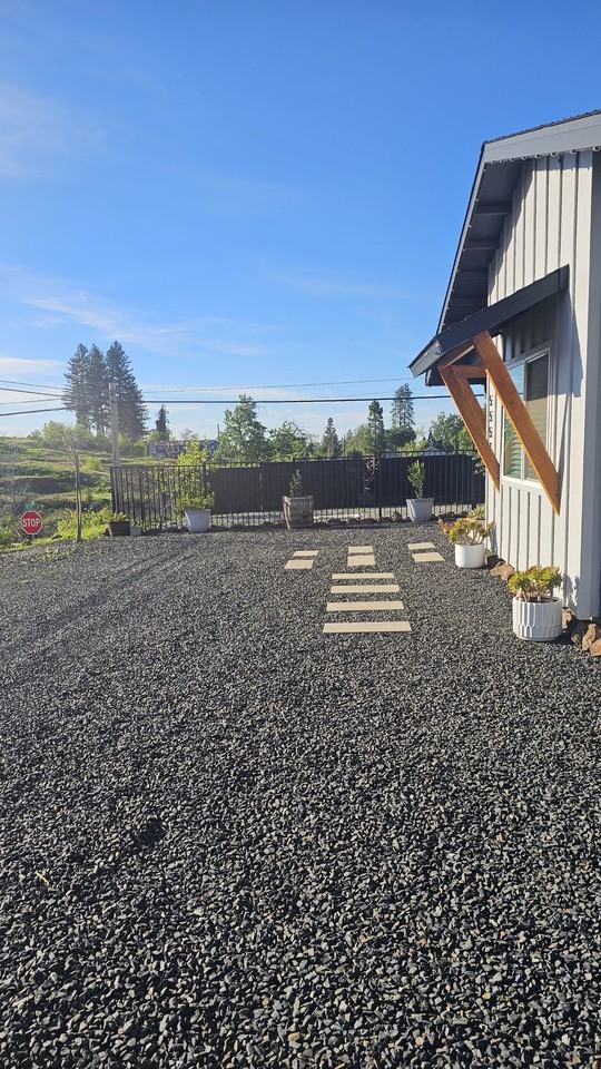 5553 Keith Rd - Photo 2 of 30