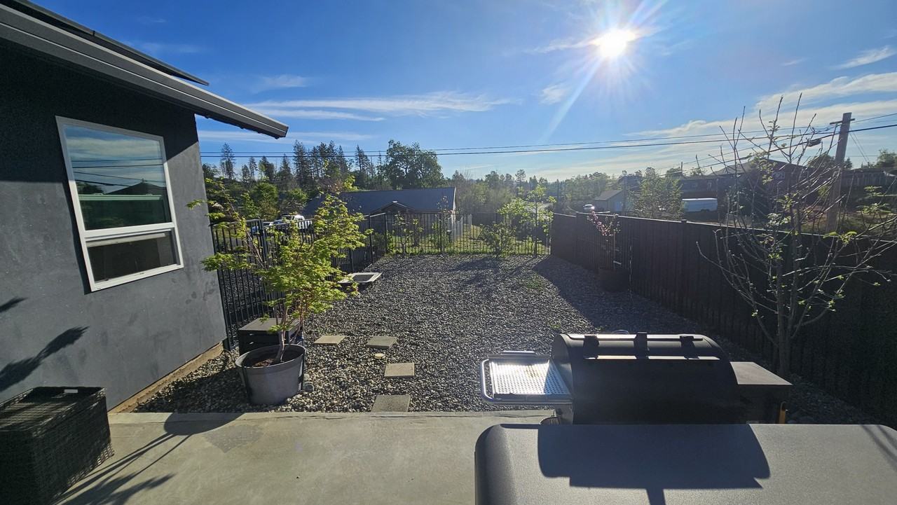 5553 Keith Rd - Photo 5 of 30