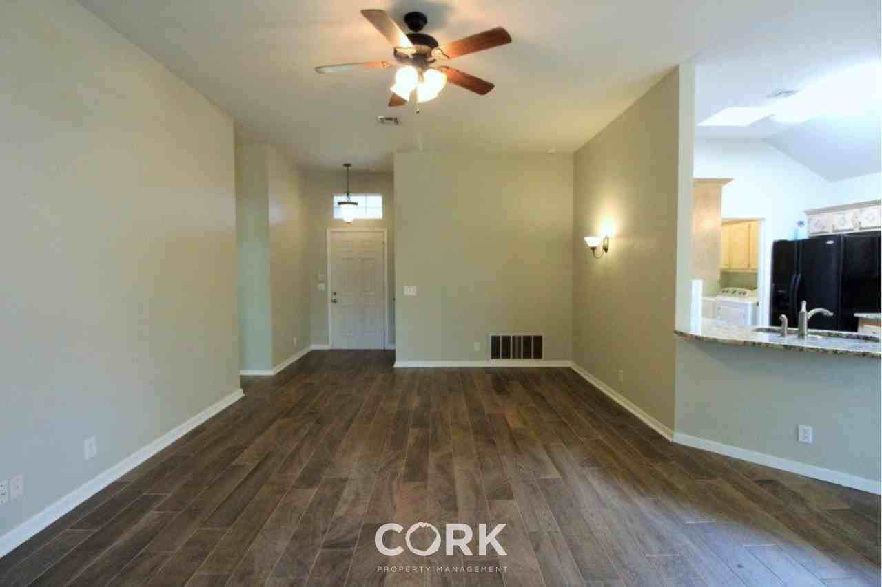 927 Castle Rd #1 - Photo 5 of 44