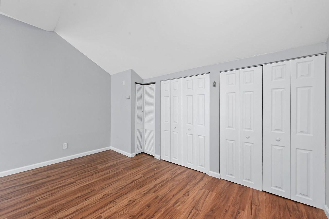 1500 Menard Apartments - Photo 4 of 24