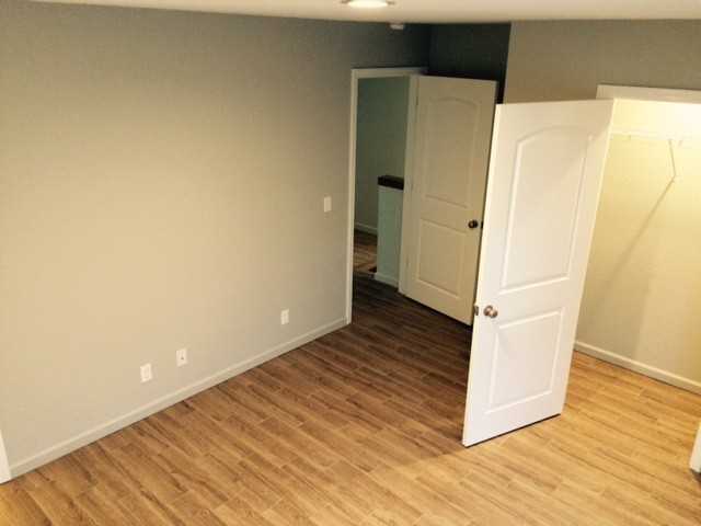 1401 Poplar St #D - Photo 4 of 28