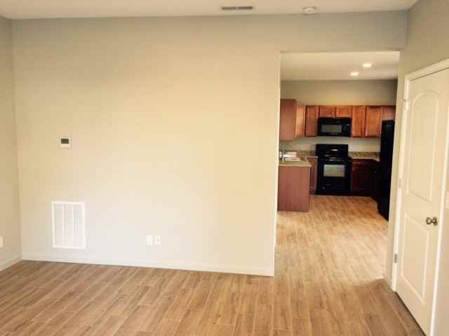 1401 Poplar St #D - Photo 6 of 28