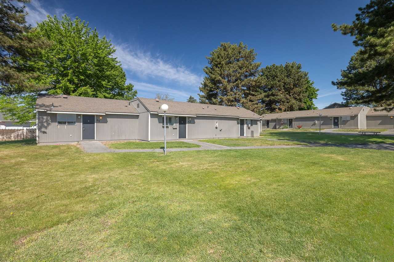 The Grandview Apartments - Photo 2 of 15