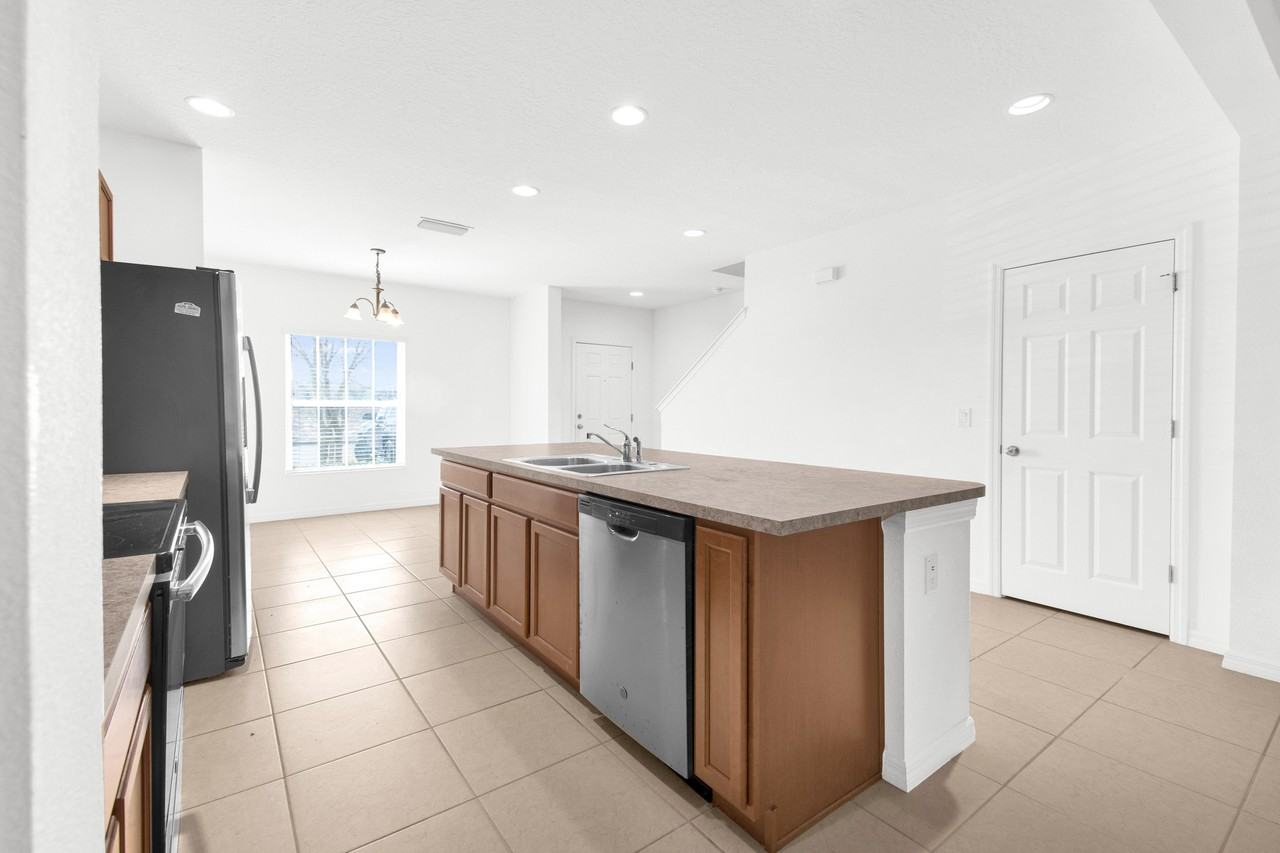 271 Annabelle Way - Photo 4 of 34