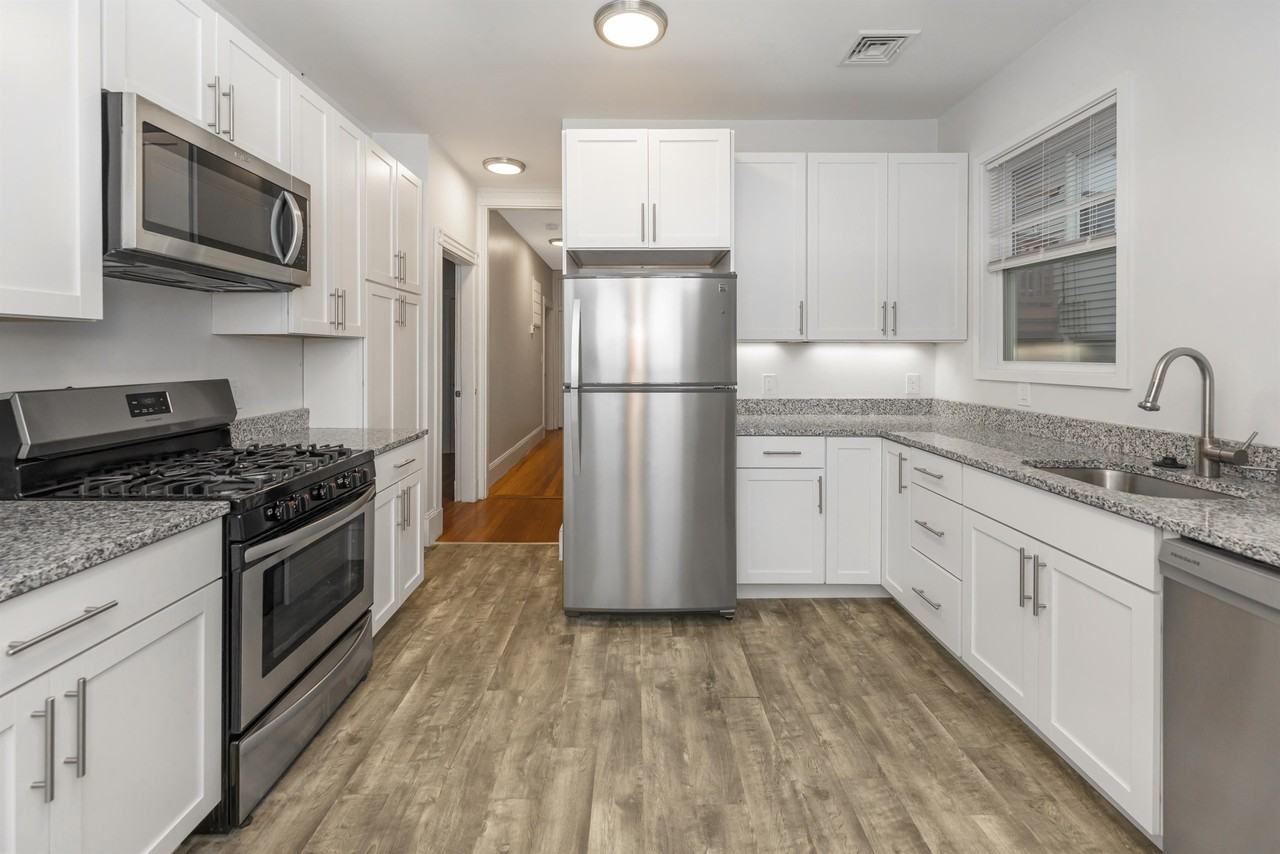 172 Boylston Street - 3Jamaica Plains #3 - Photo 5 of 16