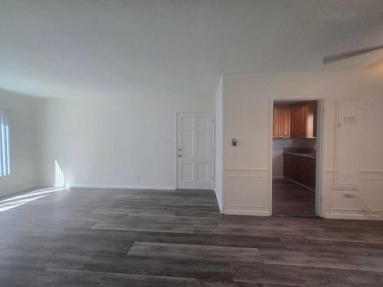 #279 - Photo 2 of 18