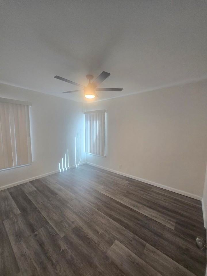 #279 - Photo 3 of 18