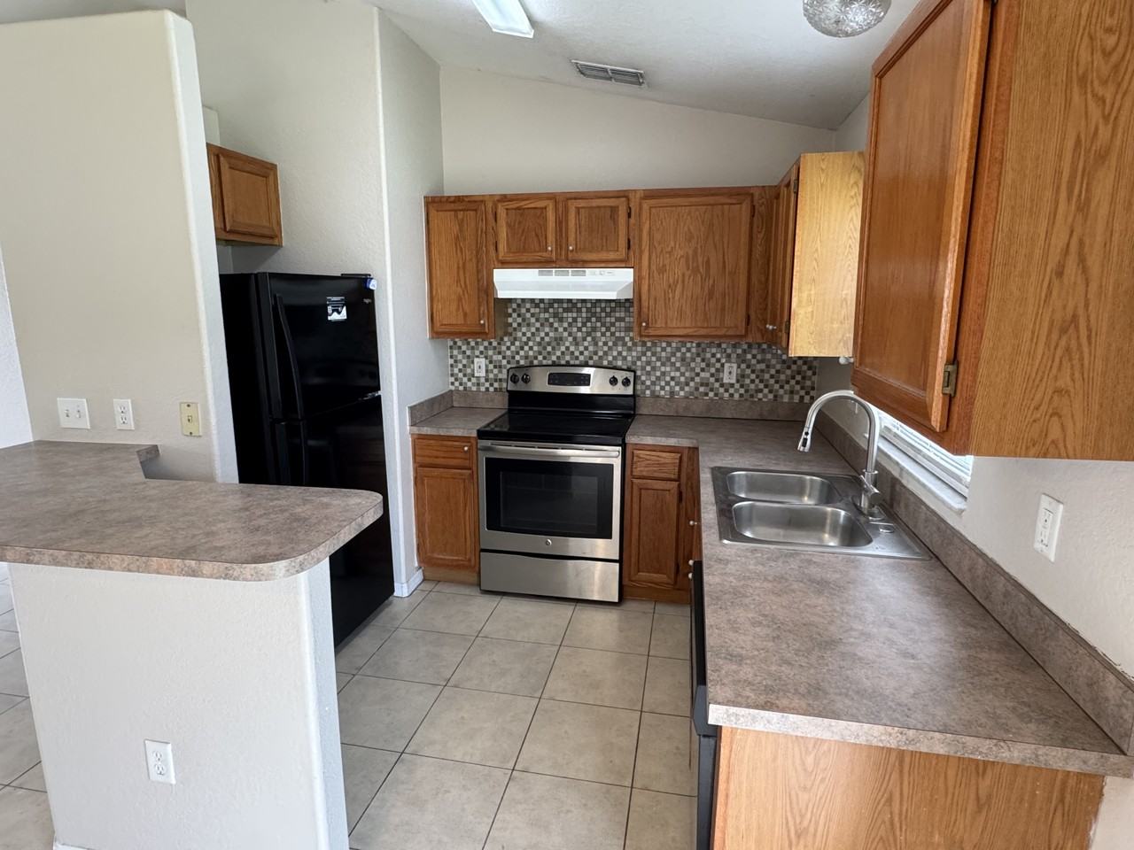 683 Sagamore Dr #1 - Photo 4 of 17