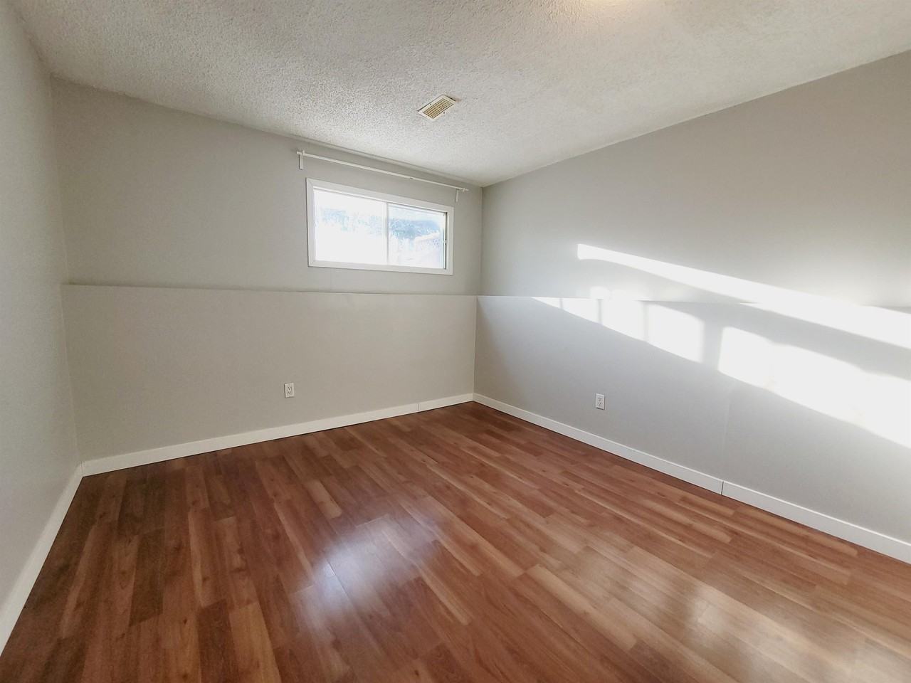 4227 32 Ave Nw Bsmt #BS - Photo 5 of 10