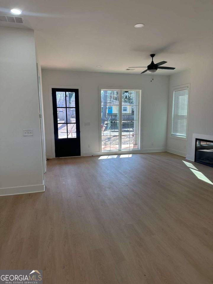 1239 Plaza Ave Sw - Photo 4 of 26