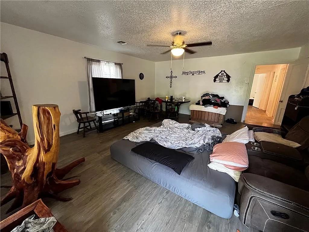 1110 W Elder Ave #1 - Photo 3 of 13