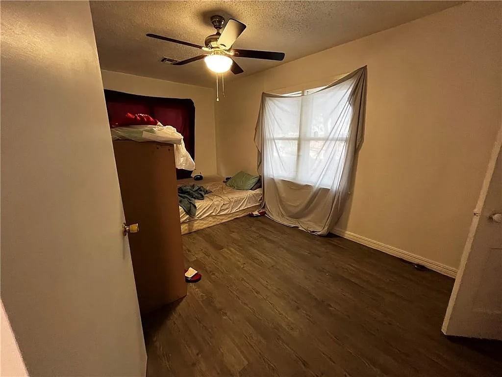 1110 W Elder Ave #1 - Photo 7 of 13